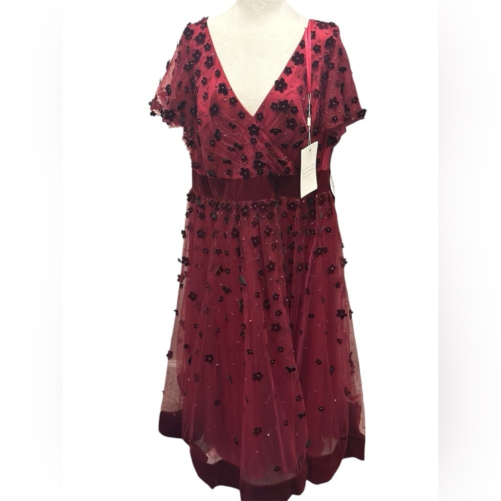 Mac Duggal Burgundy Midi Floral Applique Dress In Size 16